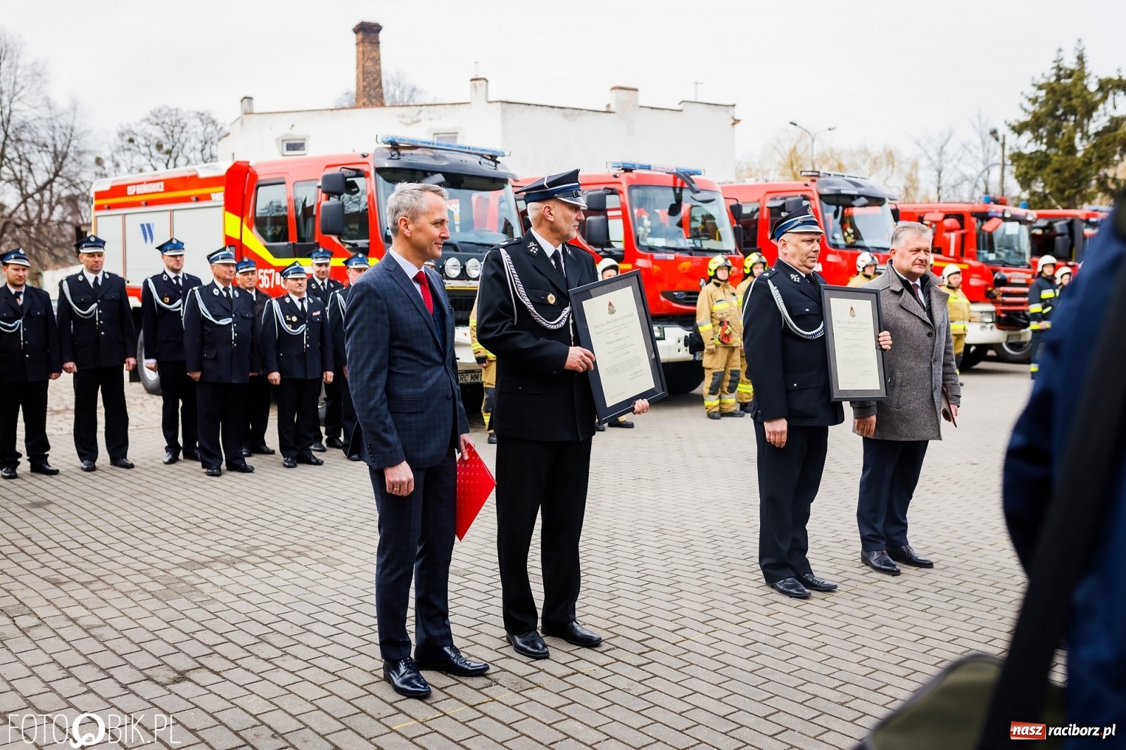Zdjęcie w galerii na portalu naszraciborz.pl: Wozy przekazane, jednostki włączone, teraz czas na nową komendę [FOTO i WIDEO] wiadomości z regionu
