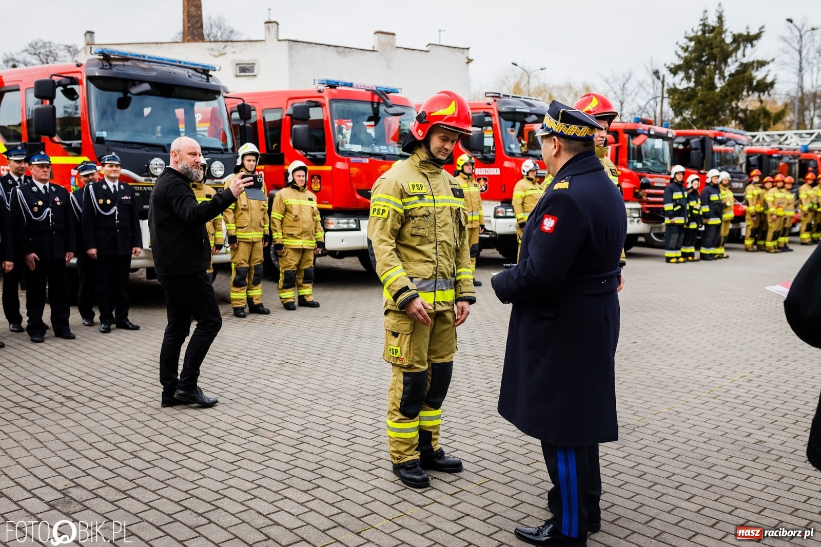 Zdjęcie w galerii na portalu naszraciborz.pl: Wozy przekazane, jednostki włączone, teraz czas na nową komendę [FOTO i WIDEO] wiadomości z regionu