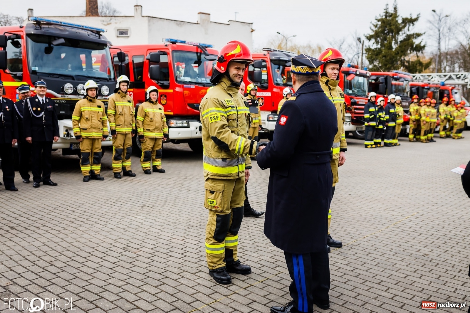 Zdjęcie w galerii na portalu naszraciborz.pl: Wozy przekazane, jednostki włączone, teraz czas na nową komendę [FOTO i WIDEO] wiadomości z regionu