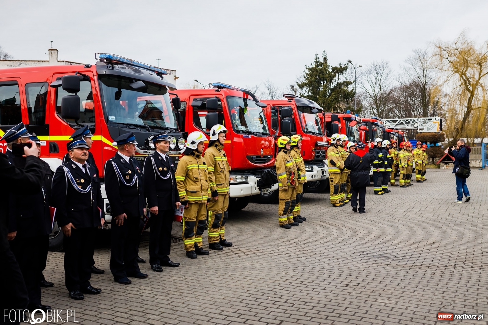 Zdjęcie w galerii na portalu naszraciborz.pl: Wozy przekazane, jednostki włączone, teraz czas na nową komendę [FOTO i WIDEO] wiadomości z regionu
