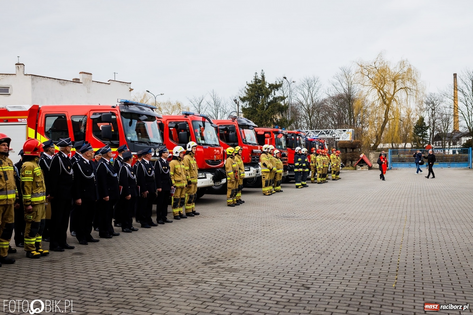 Zdjęcie w galerii na portalu naszraciborz.pl: Wozy przekazane, jednostki włączone, teraz czas na nową komendę [FOTO i WIDEO] wiadomości z regionu