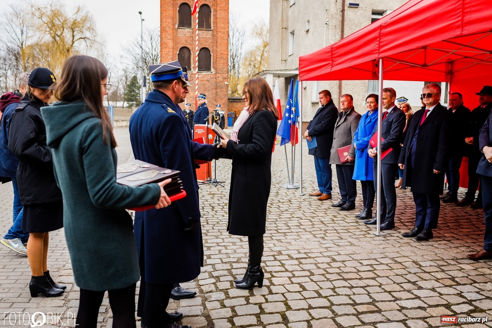Zdjęcie w galerii na portalu naszraciborz.pl: Wozy przekazane, jednostki włączone, teraz czas na nową komendę [FOTO i WIDEO] wiadomości z regionu