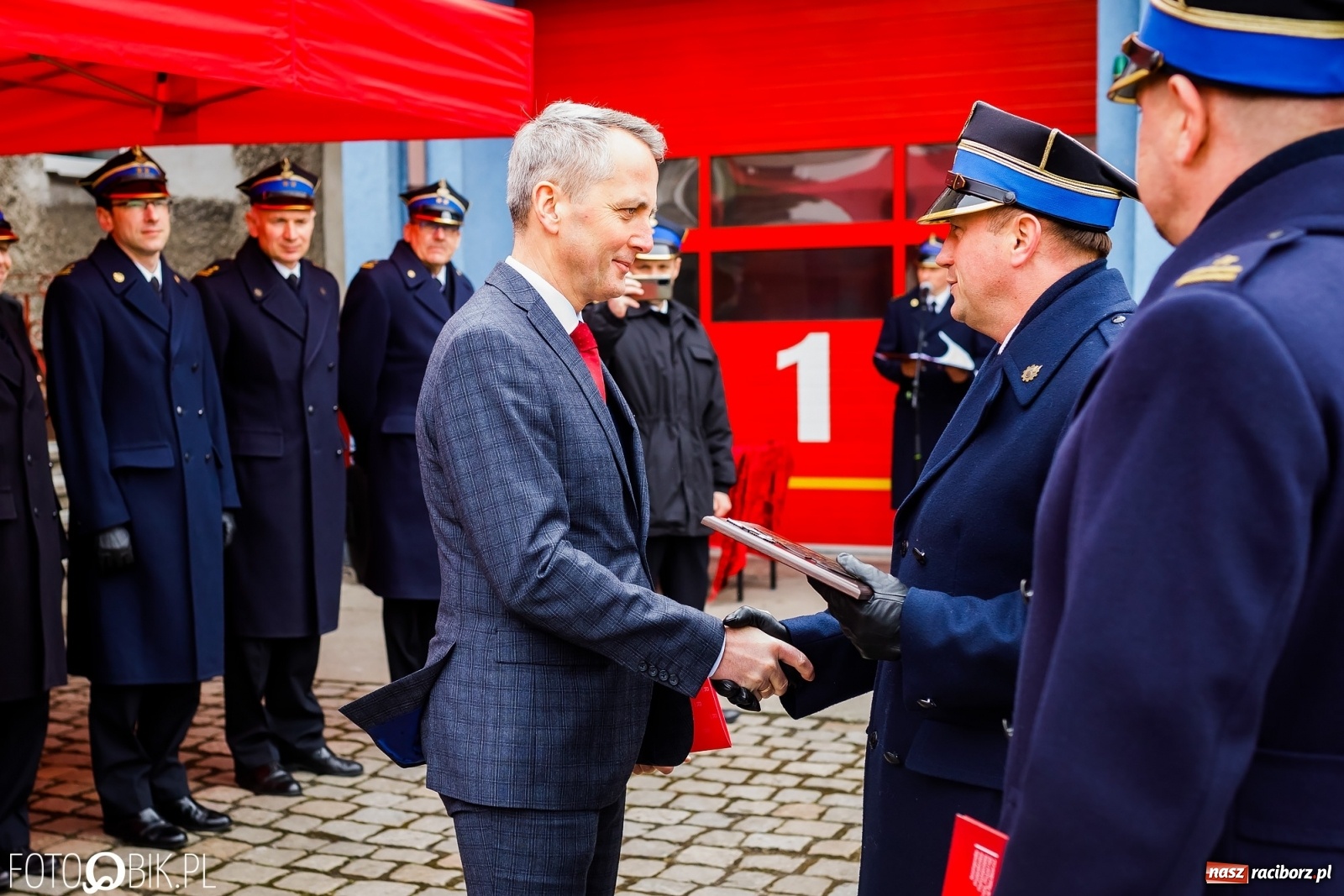 Zdjęcie w galerii na portalu naszraciborz.pl: Wozy przekazane, jednostki włączone, teraz czas na nową komendę [FOTO i WIDEO] wiadomości z regionu