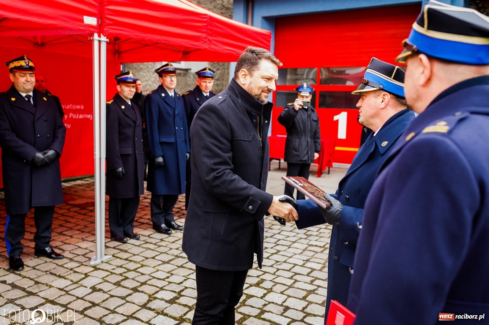 Zdjęcie w galerii na portalu naszraciborz.pl: Wozy przekazane, jednostki włączone, teraz czas na nową komendę [FOTO i WIDEO] wiadomości z regionu