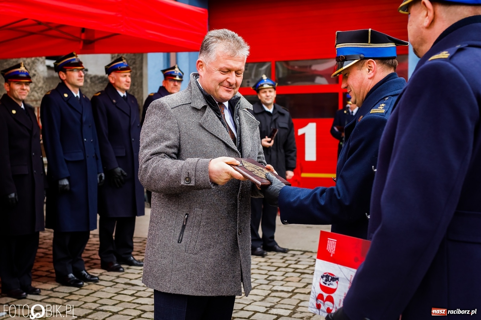 Zdjęcie w galerii na portalu naszraciborz.pl: Wozy przekazane, jednostki włączone, teraz czas na nową komendę [FOTO i WIDEO] wiadomości z regionu