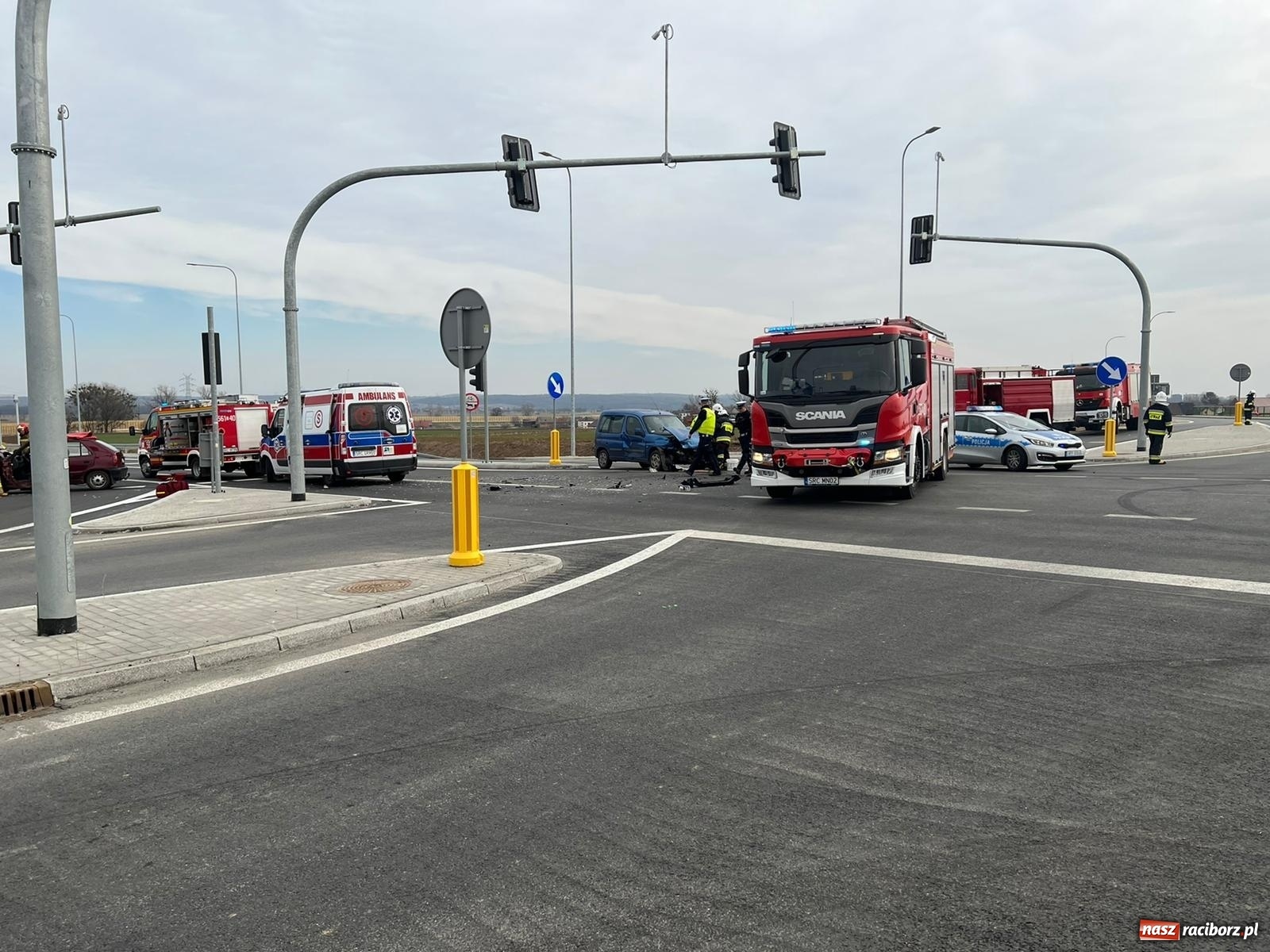 Zdjęcie w galerii na portalu naszraciborz.pl: Zderzenie citroena i skody na wschodniej obwodnicy Raciborza [FOTO]  wiadomości z regionu