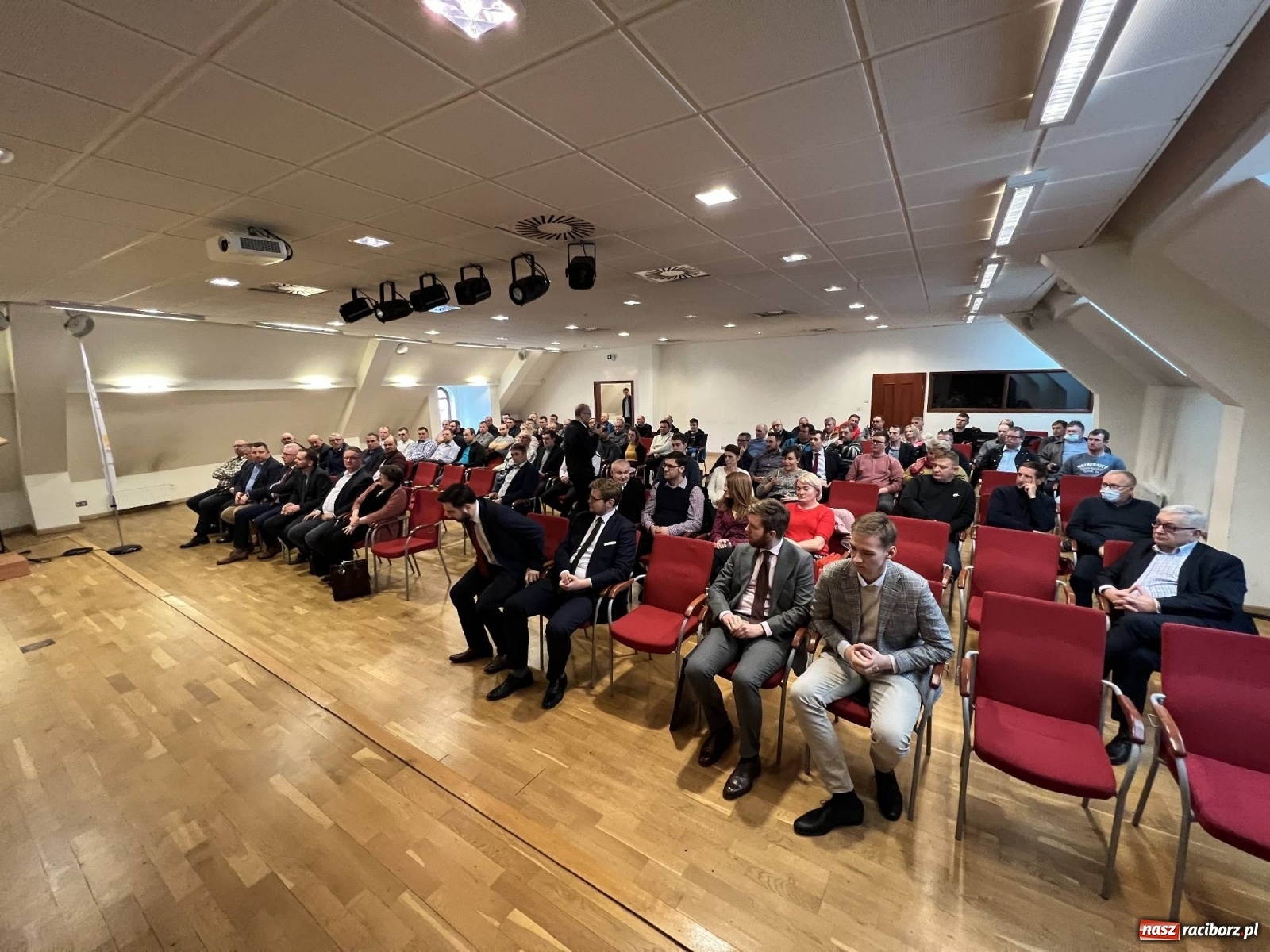 Zdjęcie w galerii na portalu naszraciborz.pl: O głodzie ziemi z wiceministrem na raciborskim zamku wiadomości z regionu