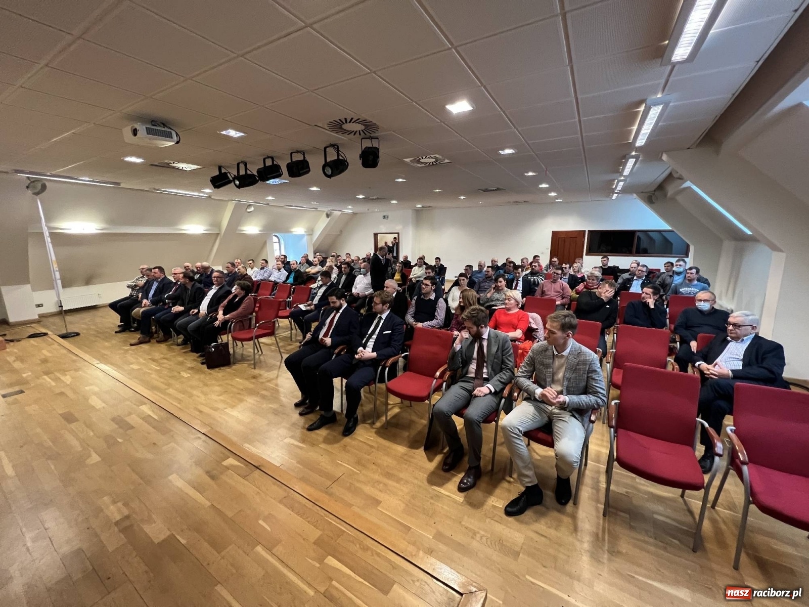 Zdjęcie w galerii na portalu naszraciborz.pl: O głodzie ziemi z wiceministrem na raciborskim zamku wiadomości z regionu