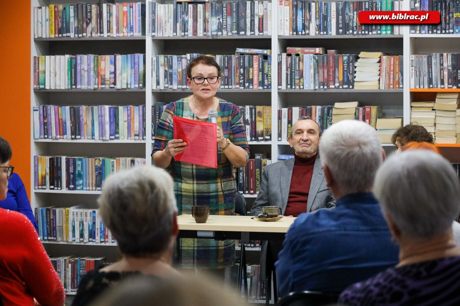 Zdjęcie w galerii na portalu naszraciborz.pl: Wyszukany humor i znane piosenki podczas spotkania O kobietach, dla kobiet wiadomości z regionu