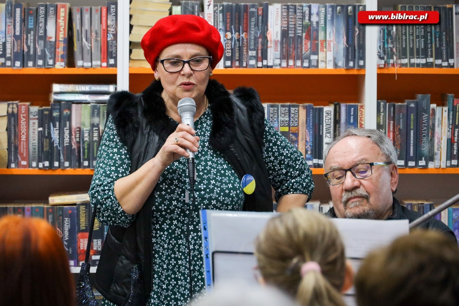 Zdjęcie w galerii na portalu naszraciborz.pl: Wyszukany humor i znane piosenki podczas spotkania O kobietach, dla kobiet wiadomości z regionu