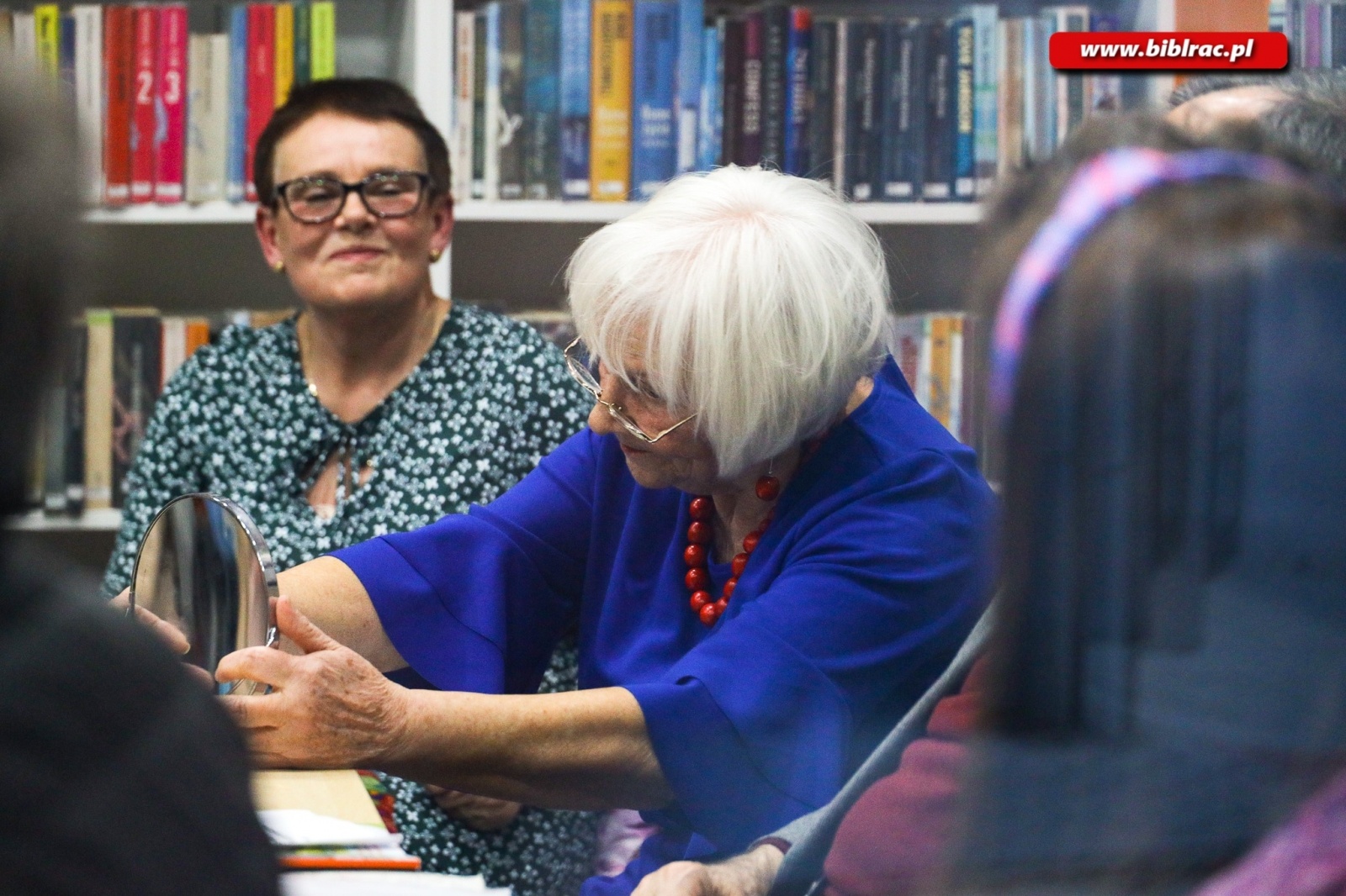 Zdjęcie w galerii na portalu naszraciborz.pl: Wyszukany humor i znane piosenki podczas spotkania O kobietach, dla kobiet wiadomości z regionu