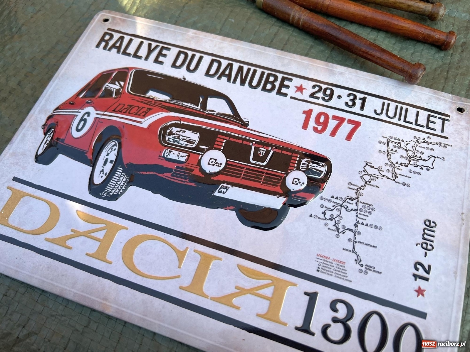 Zdjęcie w galerii na portalu naszraciborz.pl: Im cieplej, tym lepiej. Wiosną budzi się w Raciborzu handel wiadomości z regionu