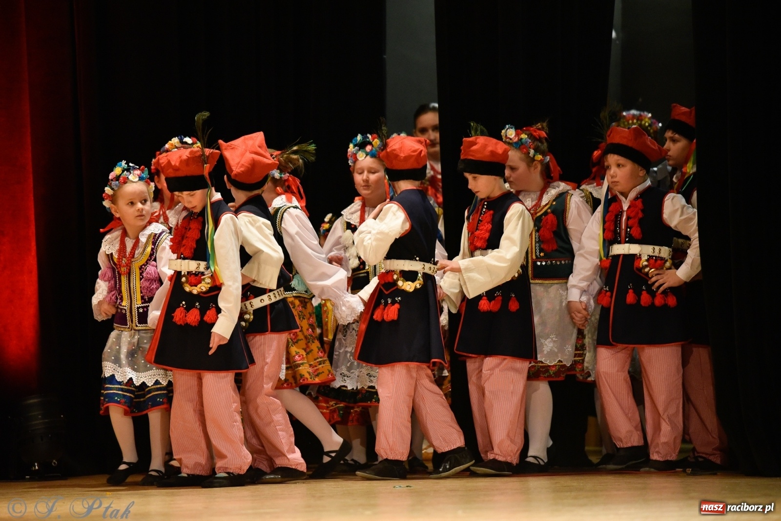 Zdjęcie w galerii na portalu naszraciborz.pl: Łężczok wytańczył ponad 10 tys. dla małej Sophie wiadomości z regionu