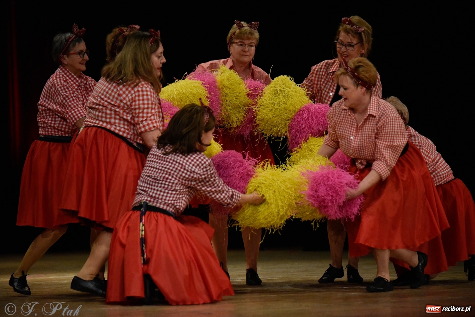 Zdjęcie w galerii na portalu naszraciborz.pl: Łężczok wytańczył ponad 10 tys. dla małej Sophie wiadomości z regionu