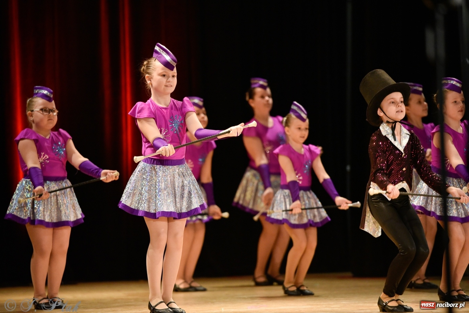 Zdjęcie w galerii na portalu naszraciborz.pl: Łężczok wytańczył ponad 10 tys. dla małej Sophie wiadomości z regionu