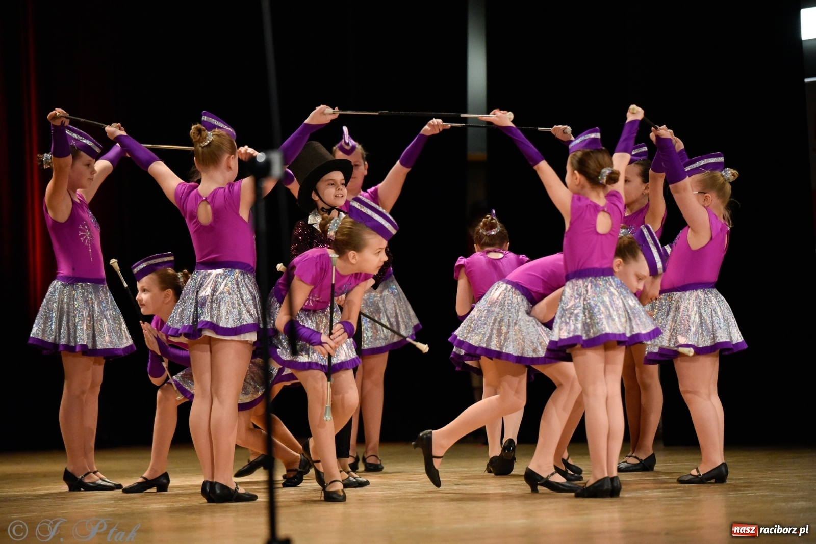 Zdjęcie w galerii na portalu naszraciborz.pl: Łężczok wytańczył ponad 10 tys. dla małej Sophie wiadomości z regionu