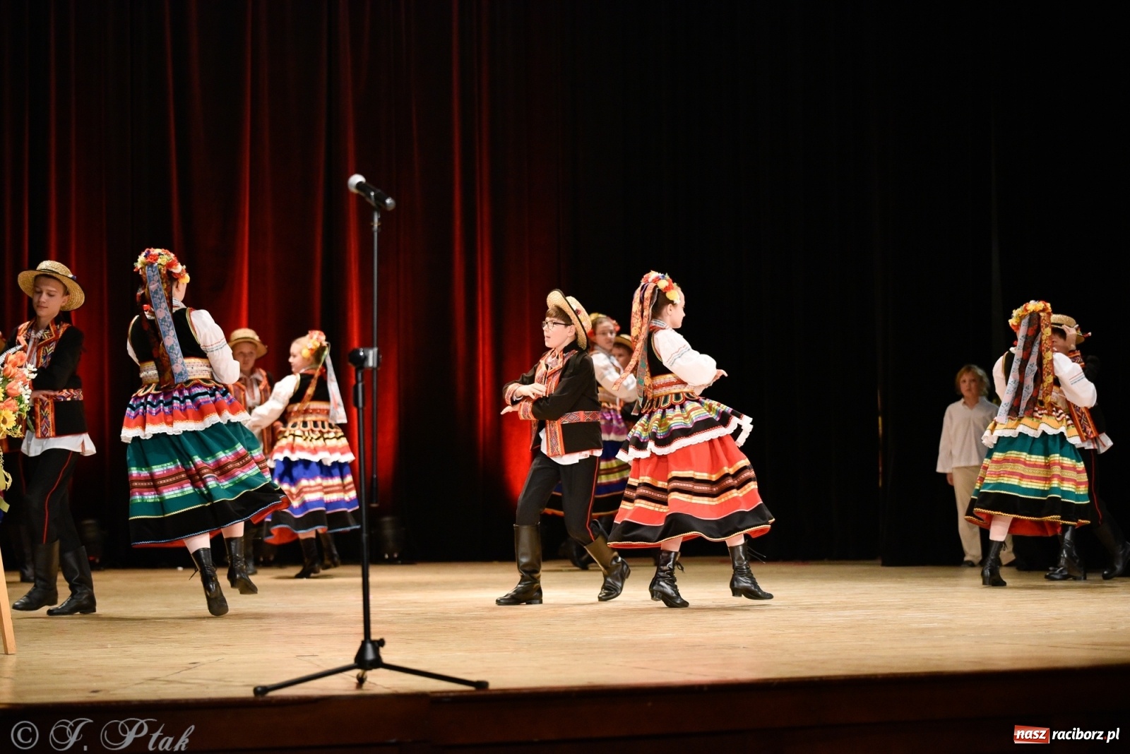 Zdjęcie w galerii na portalu naszraciborz.pl: Łężczok wytańczył ponad 10 tys. dla małej Sophie wiadomości z regionu