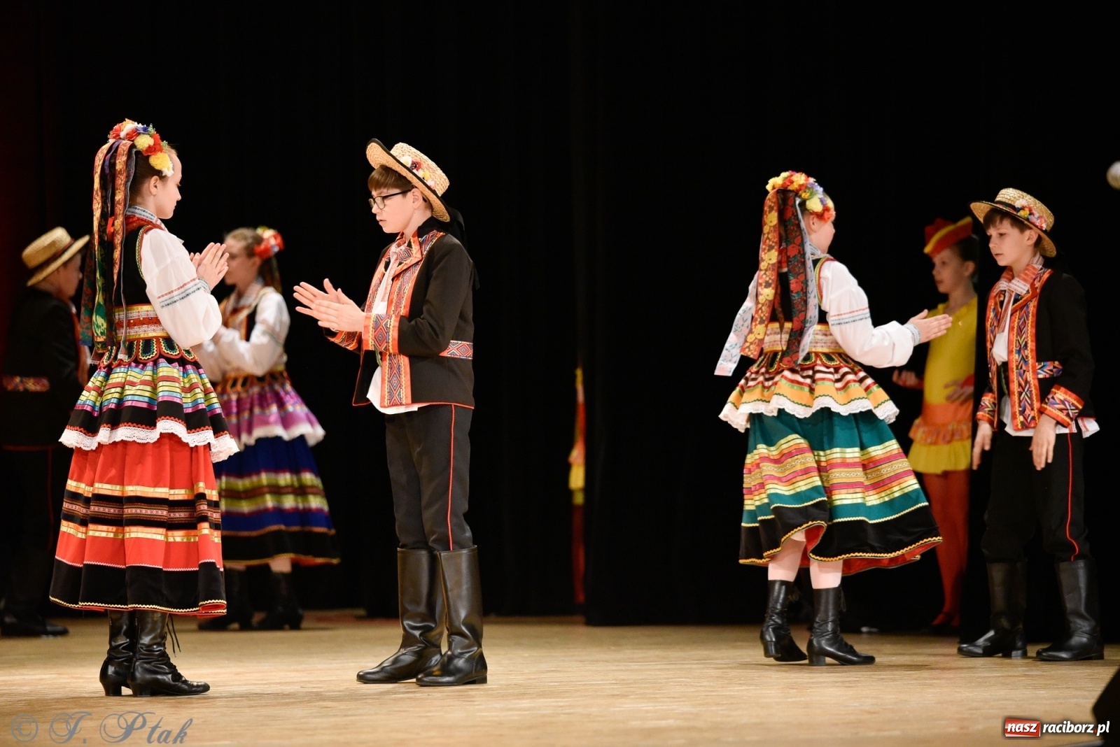 Zdjęcie w galerii na portalu naszraciborz.pl: Łężczok wytańczył ponad 10 tys. dla małej Sophie wiadomości z regionu