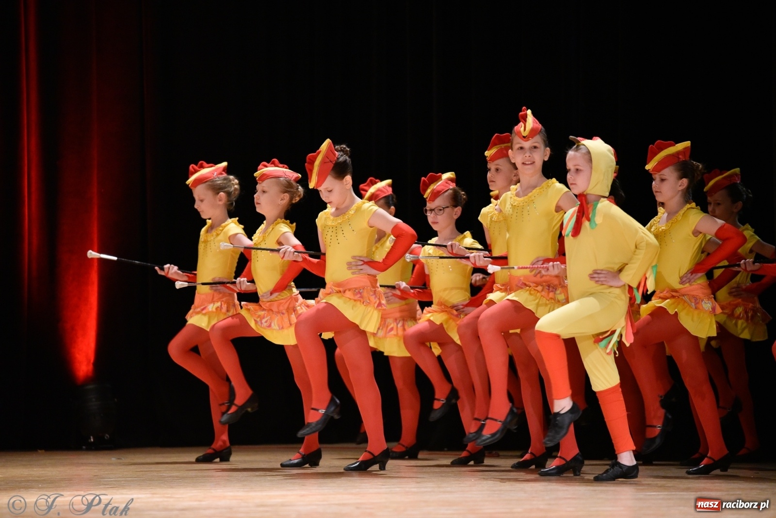 Zdjęcie w galerii na portalu naszraciborz.pl: Łężczok wytańczył ponad 10 tys. dla małej Sophie wiadomości z regionu