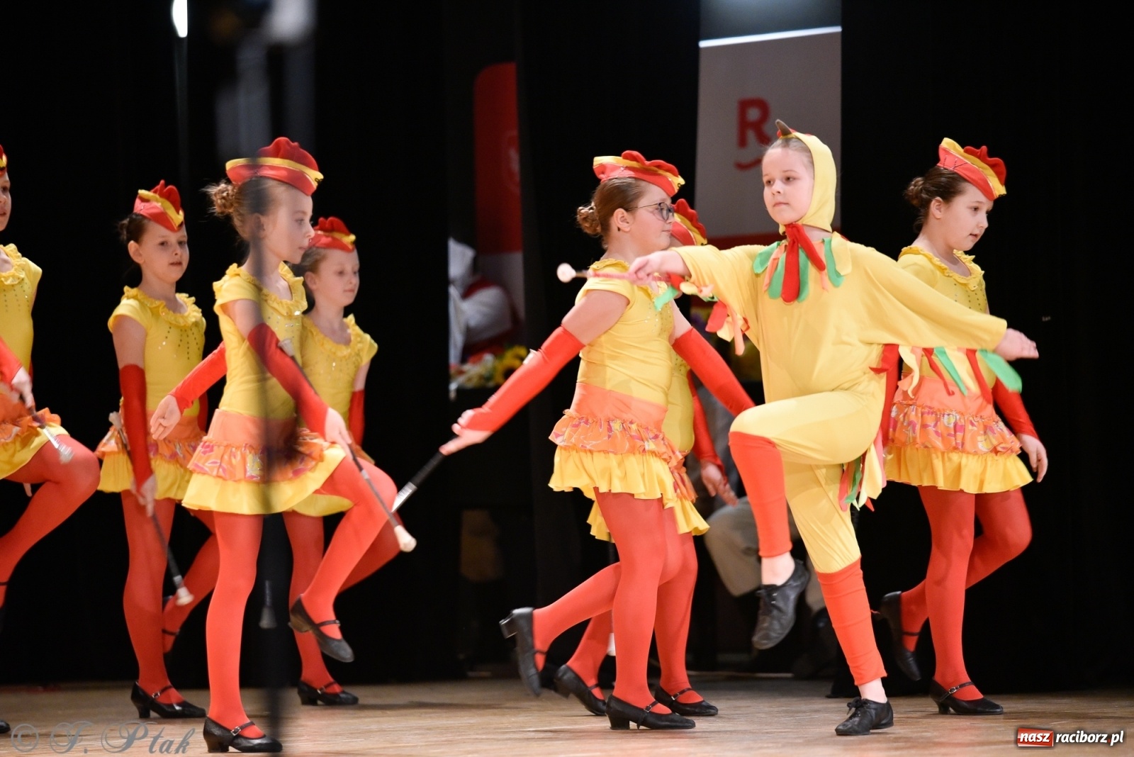 Zdjęcie w galerii na portalu naszraciborz.pl: Łężczok wytańczył ponad 10 tys. dla małej Sophie wiadomości z regionu