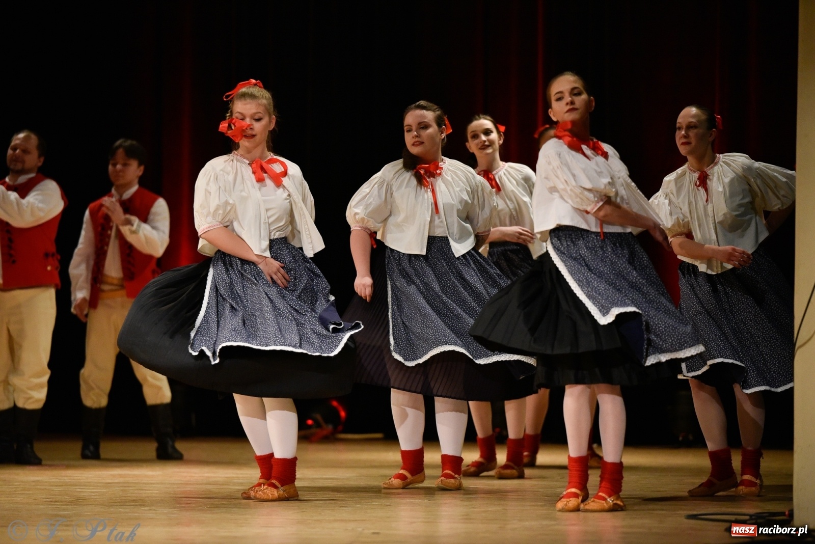 Zdjęcie w galerii na portalu naszraciborz.pl: Łężczok wytańczył ponad 10 tys. dla małej Sophie wiadomości z regionu