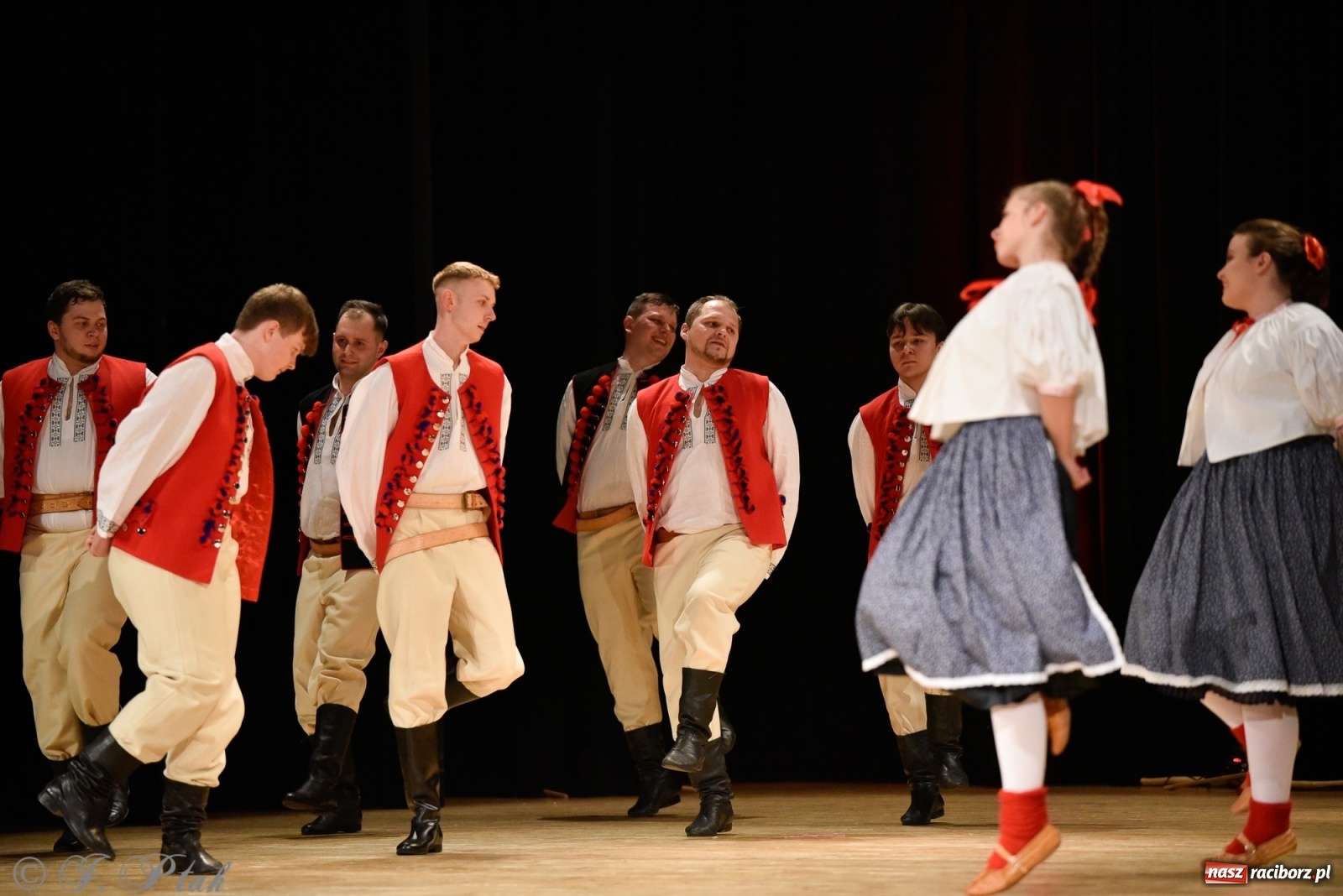 Zdjęcie w galerii na portalu naszraciborz.pl: Łężczok wytańczył ponad 10 tys. dla małej Sophie wiadomości z regionu