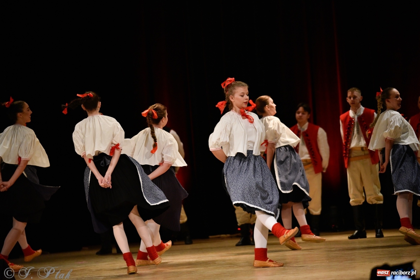 Zdjęcie w galerii na portalu naszraciborz.pl: Łężczok wytańczył ponad 10 tys. dla małej Sophie wiadomości z regionu