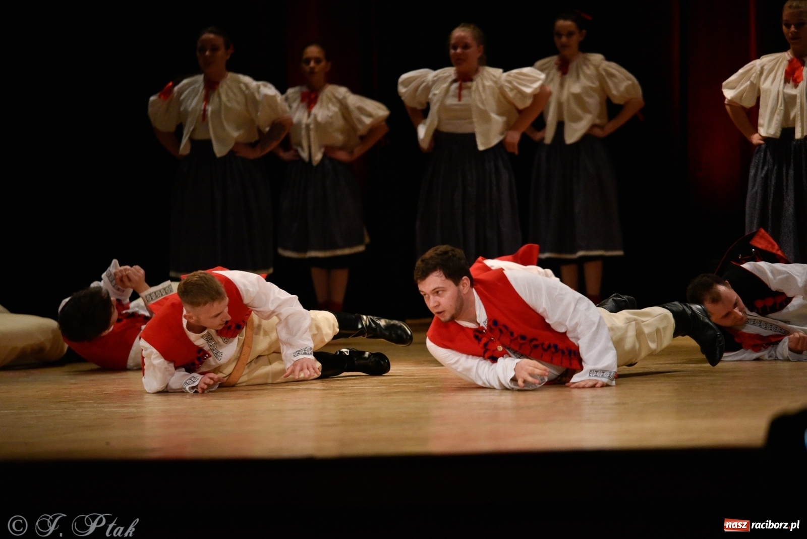 Zdjęcie w galerii na portalu naszraciborz.pl: Łężczok wytańczył ponad 10 tys. dla małej Sophie wiadomości z regionu