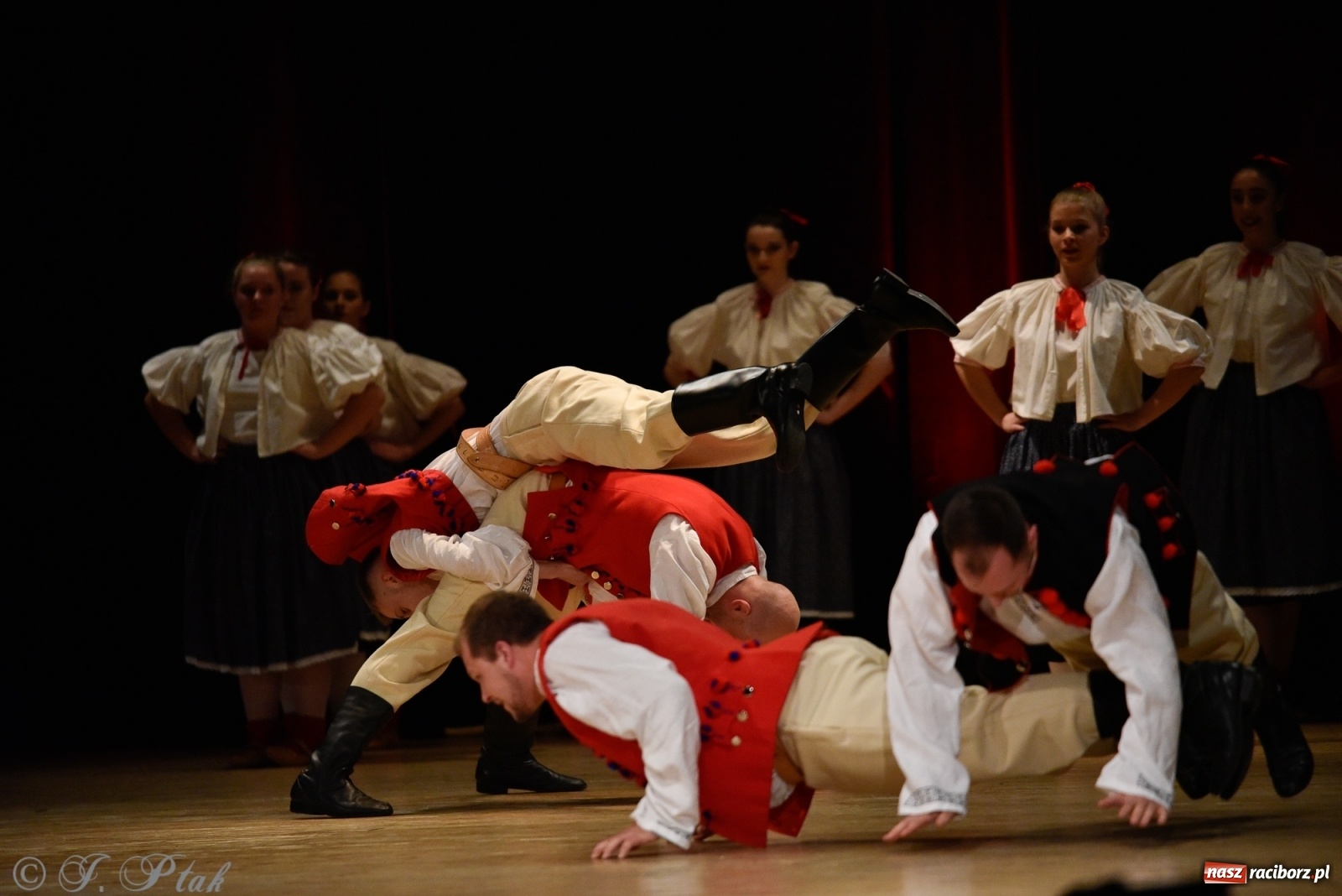 Zdjęcie w galerii na portalu naszraciborz.pl: Łężczok wytańczył ponad 10 tys. dla małej Sophie wiadomości z regionu