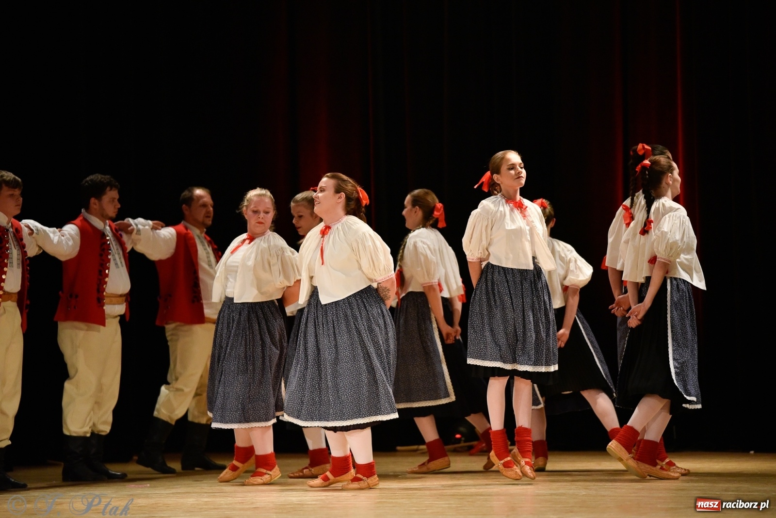 Zdjęcie w galerii na portalu naszraciborz.pl: Łężczok wytańczył ponad 10 tys. dla małej Sophie wiadomości z regionu