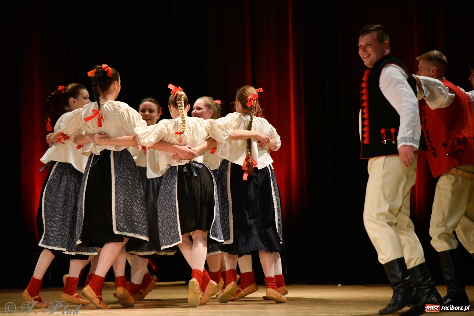 Zdjęcie w galerii na portalu naszraciborz.pl: Łężczok wytańczył ponad 10 tys. dla małej Sophie wiadomości z regionu