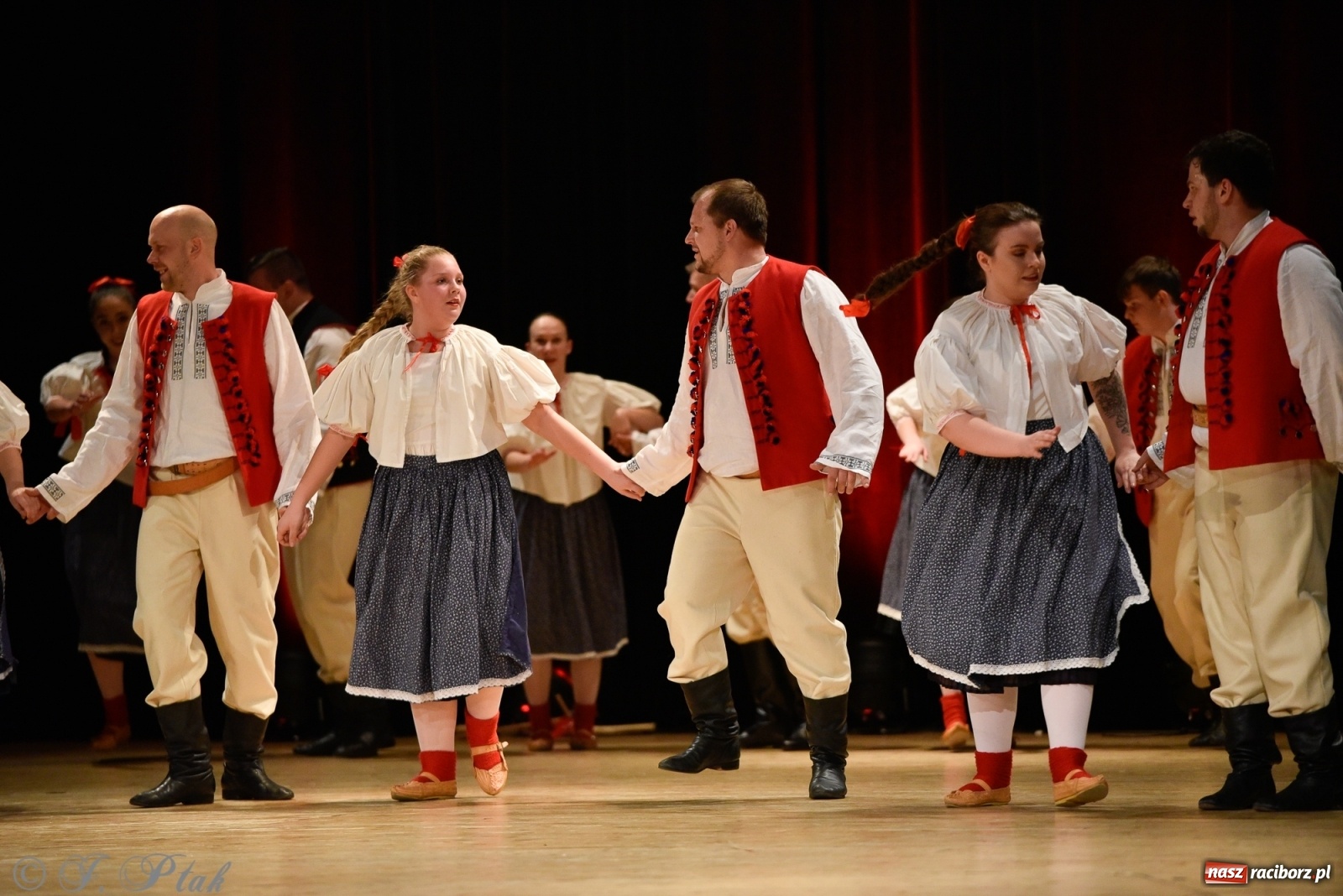 Zdjęcie w galerii na portalu naszraciborz.pl: Łężczok wytańczył ponad 10 tys. dla małej Sophie wiadomości z regionu