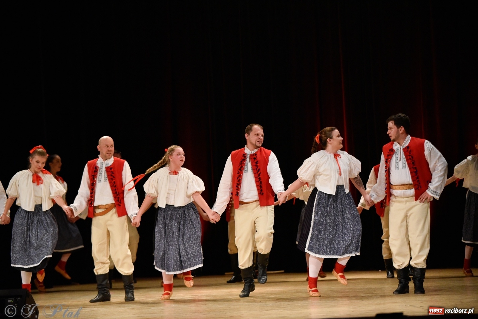 Zdjęcie w galerii na portalu naszraciborz.pl: Łężczok wytańczył ponad 10 tys. dla małej Sophie wiadomości z regionu