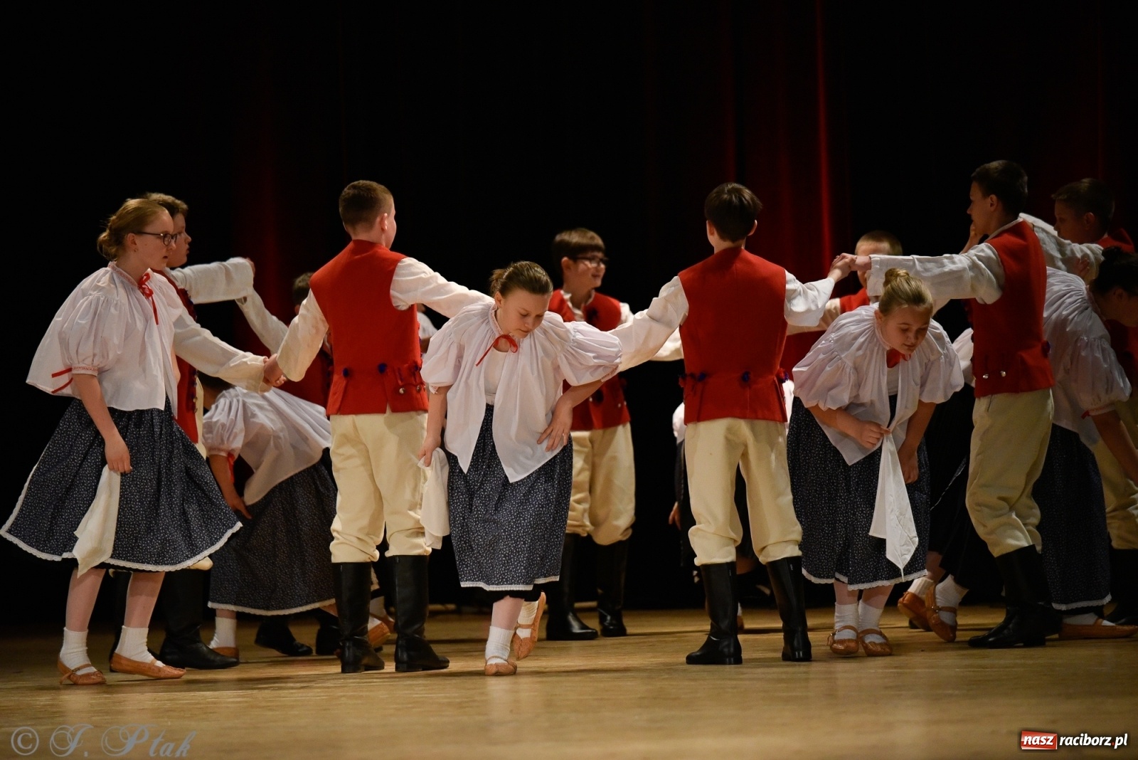 Zdjęcie w galerii na portalu naszraciborz.pl: Łężczok wytańczył ponad 10 tys. dla małej Sophie wiadomości z regionu