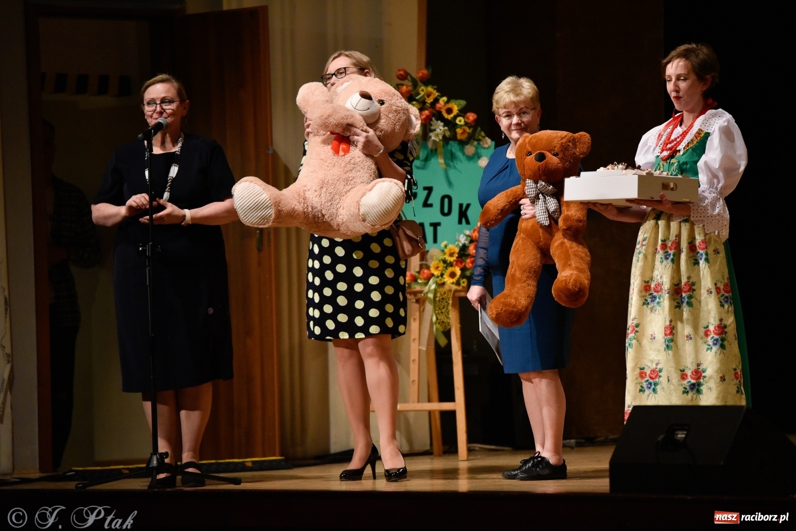 Zdjęcie w galerii na portalu naszraciborz.pl: Łężczok wytańczył ponad 10 tys. dla małej Sophie wiadomości z regionu