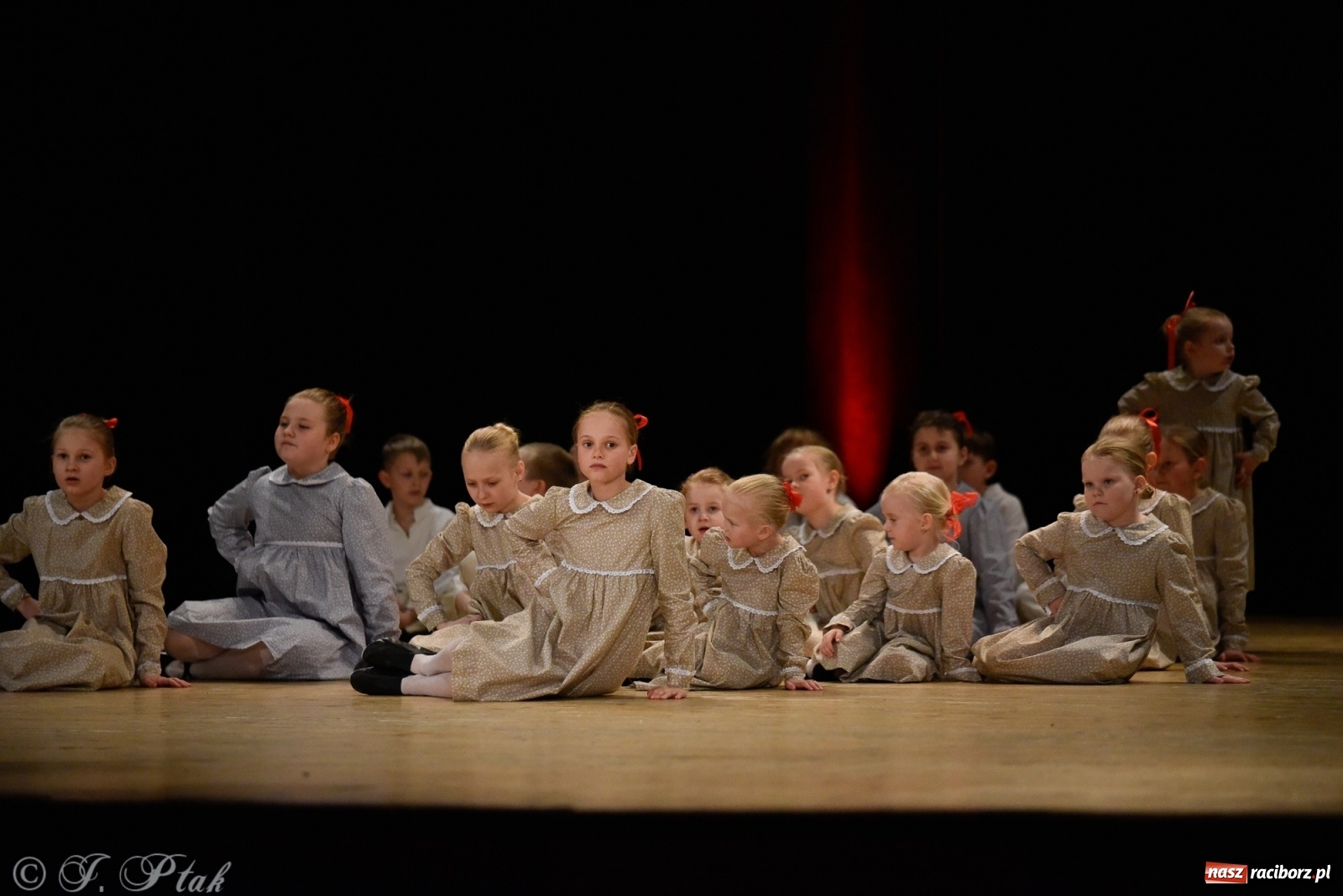 Zdjęcie w galerii na portalu naszraciborz.pl: Łężczok wytańczył ponad 10 tys. dla małej Sophie wiadomości z regionu