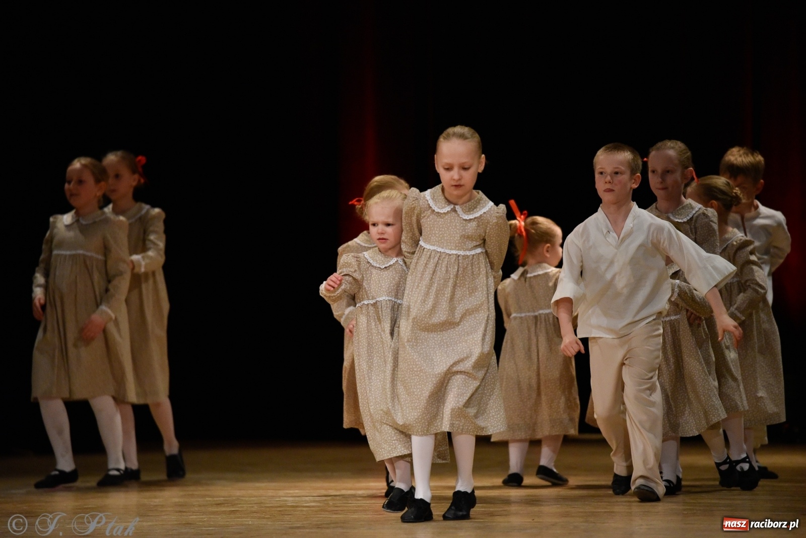 Zdjęcie w galerii na portalu naszraciborz.pl: Łężczok wytańczył ponad 10 tys. dla małej Sophie wiadomości z regionu
