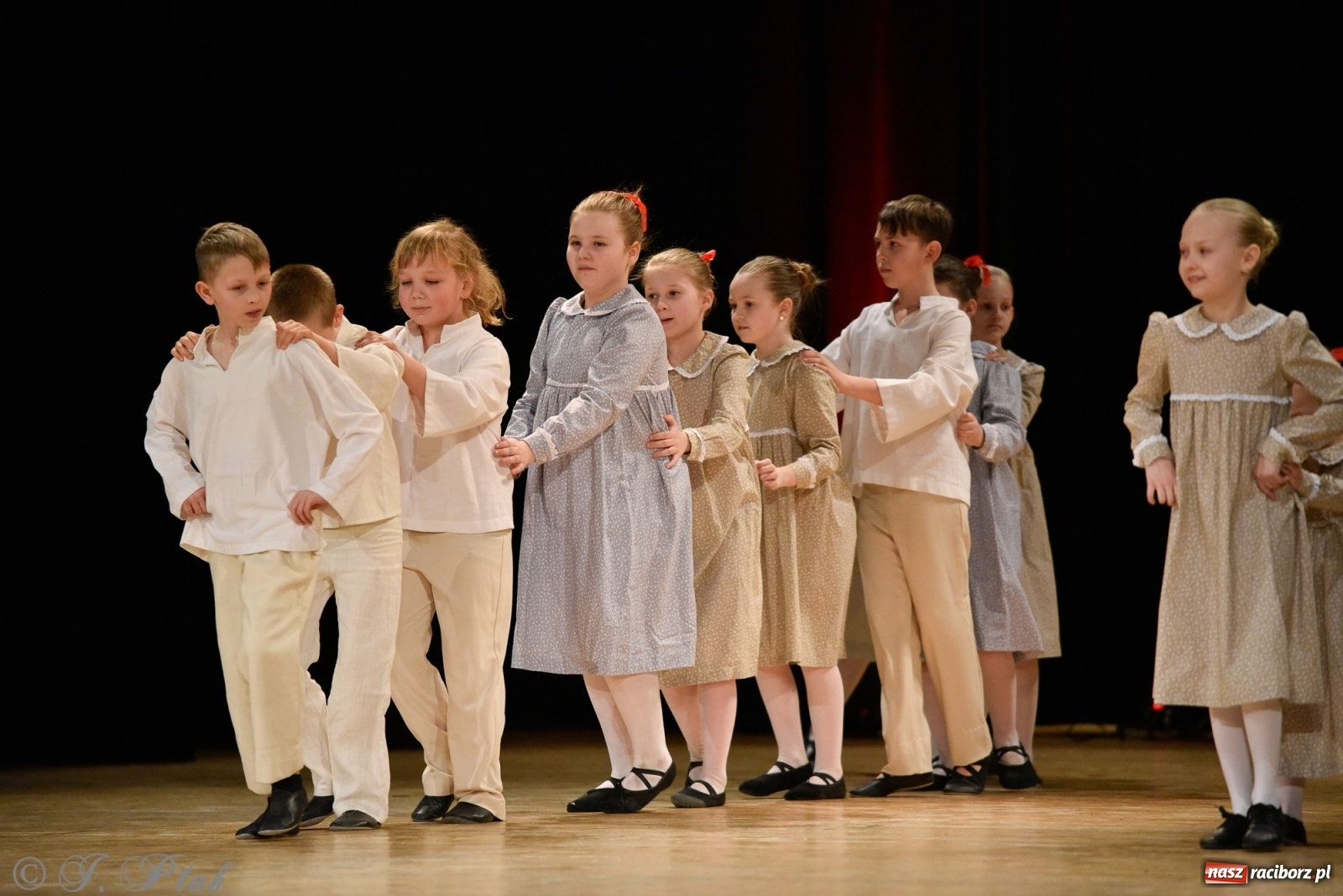 Zdjęcie w galerii na portalu naszraciborz.pl: Łężczok wytańczył ponad 10 tys. dla małej Sophie wiadomości z regionu