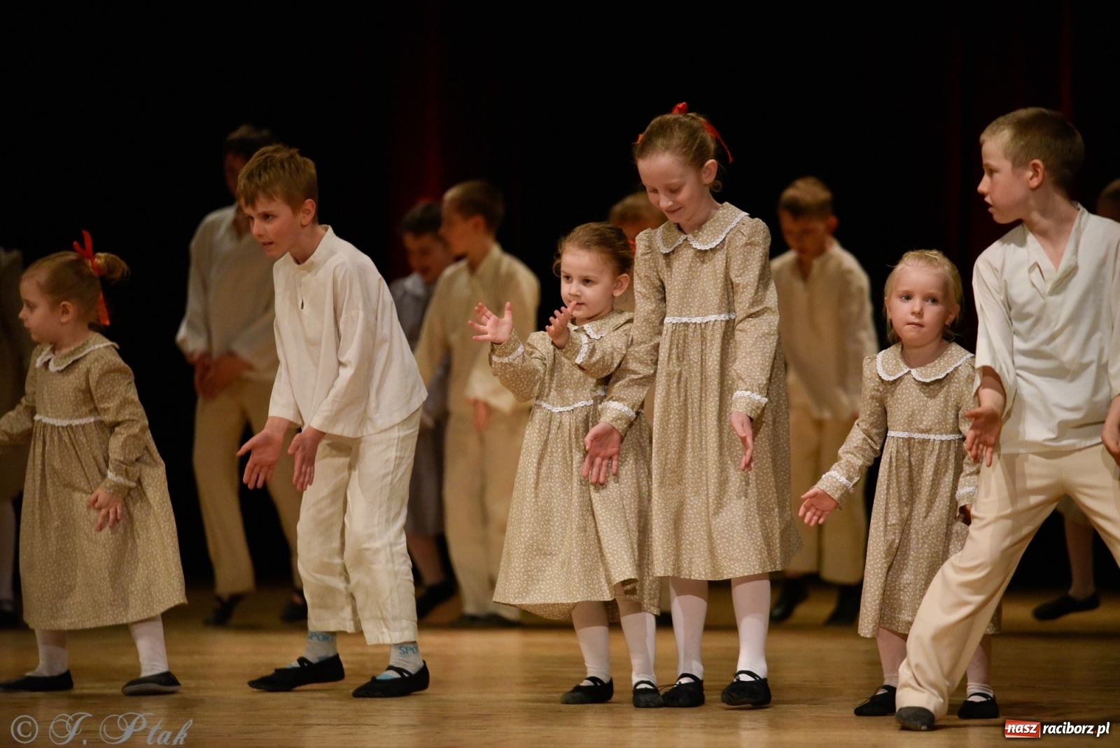 Zdjęcie w galerii na portalu naszraciborz.pl: Łężczok wytańczył ponad 10 tys. dla małej Sophie wiadomości z regionu
