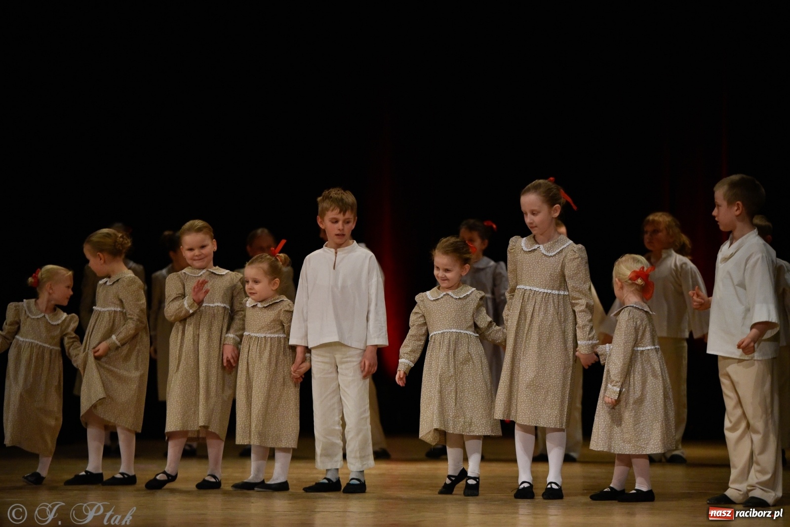 Zdjęcie w galerii na portalu naszraciborz.pl: Łężczok wytańczył ponad 10 tys. dla małej Sophie wiadomości z regionu