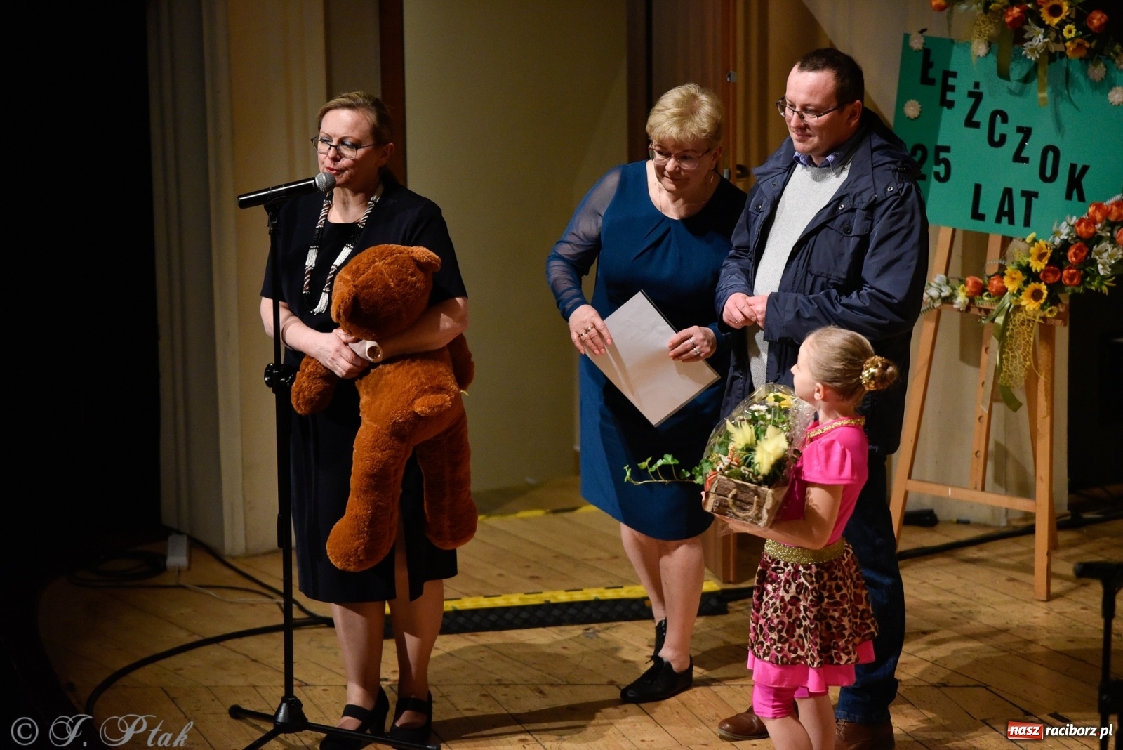 Zdjęcie w galerii na portalu naszraciborz.pl: Łężczok wytańczył ponad 10 tys. dla małej Sophie wiadomości z regionu