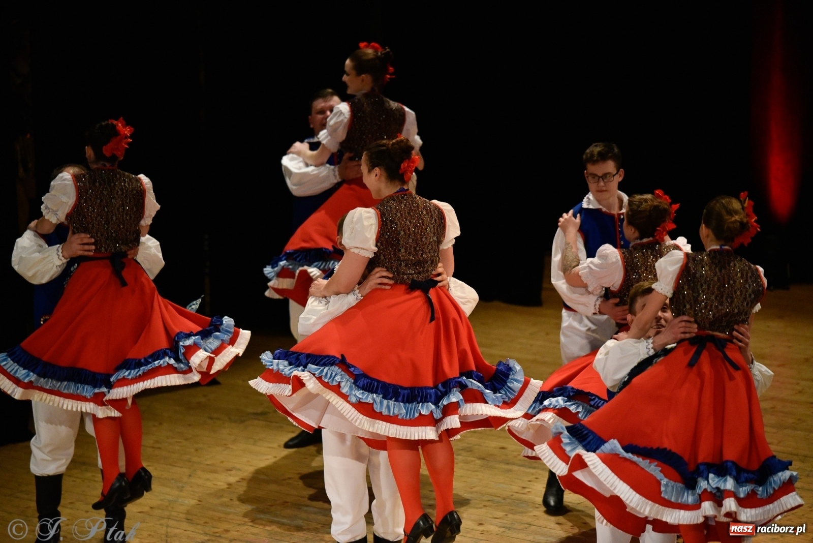 Zdjęcie w galerii na portalu naszraciborz.pl: Łężczok wytańczył ponad 10 tys. dla małej Sophie wiadomości z regionu