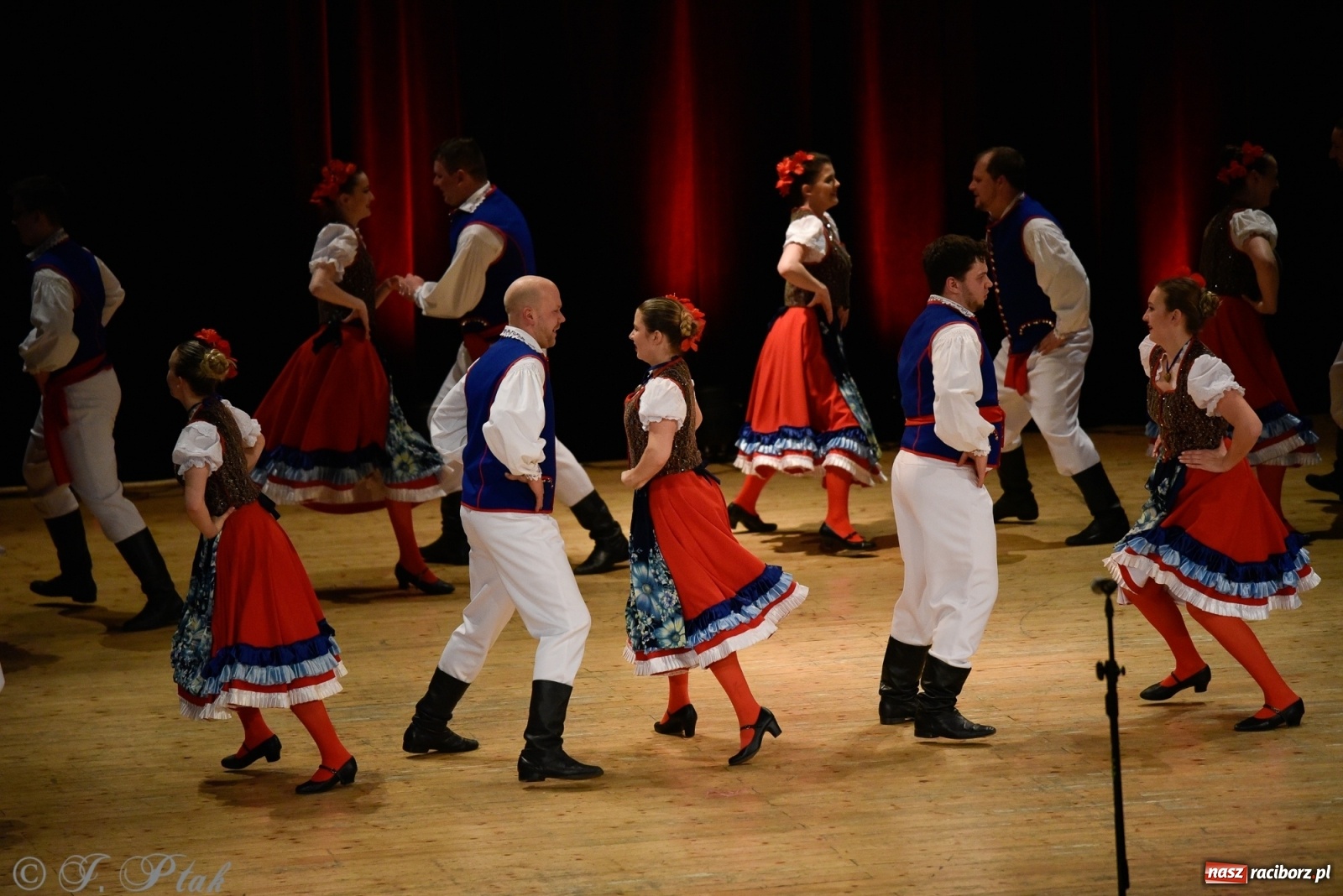 Zdjęcie w galerii na portalu naszraciborz.pl: Łężczok wytańczył ponad 10 tys. dla małej Sophie wiadomości z regionu
