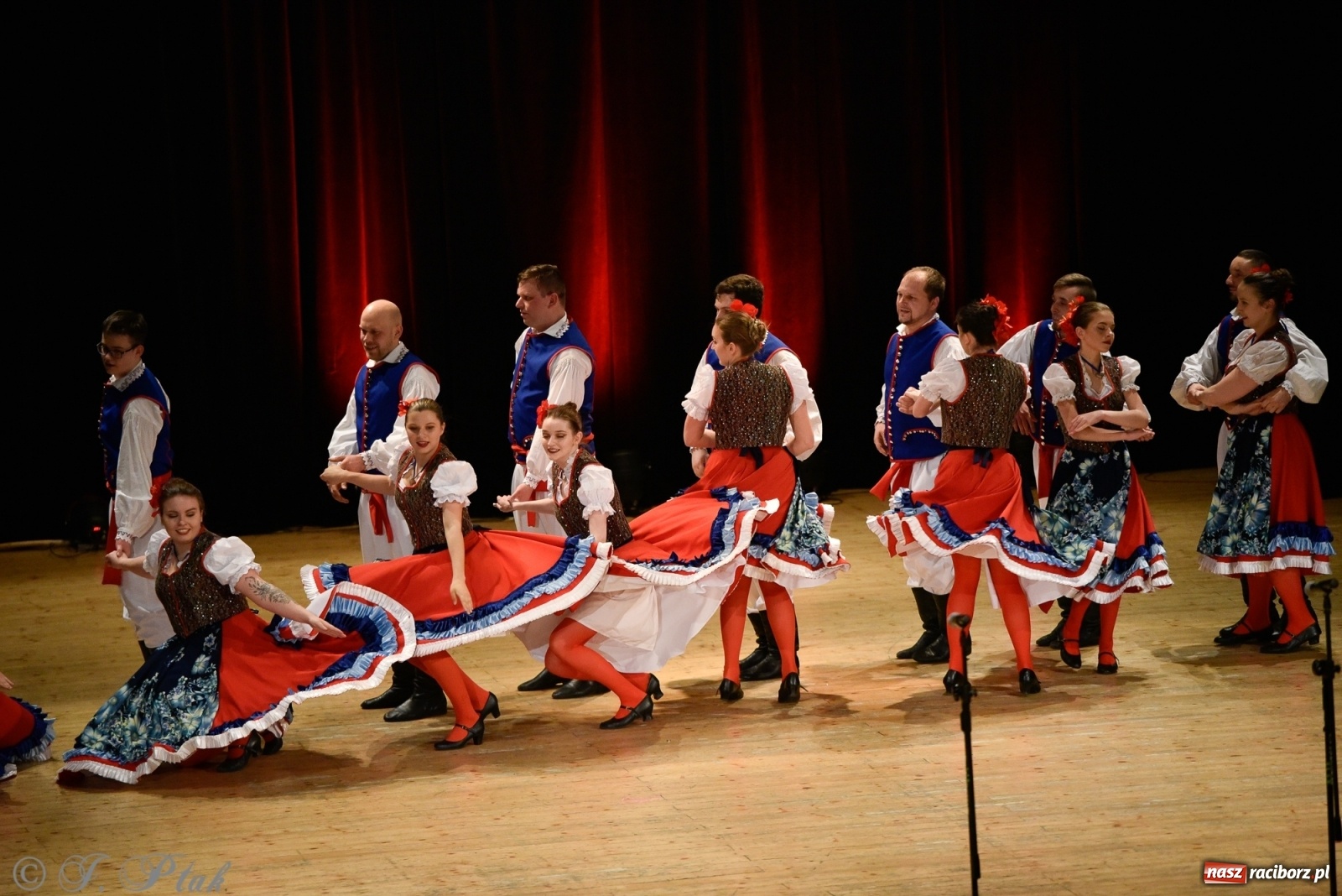 Zdjęcie w galerii na portalu naszraciborz.pl: Łężczok wytańczył ponad 10 tys. dla małej Sophie wiadomości z regionu