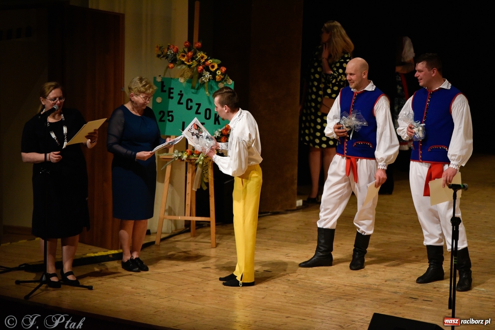 Zdjęcie w galerii na portalu naszraciborz.pl: Łężczok wytańczył ponad 10 tys. dla małej Sophie wiadomości z regionu