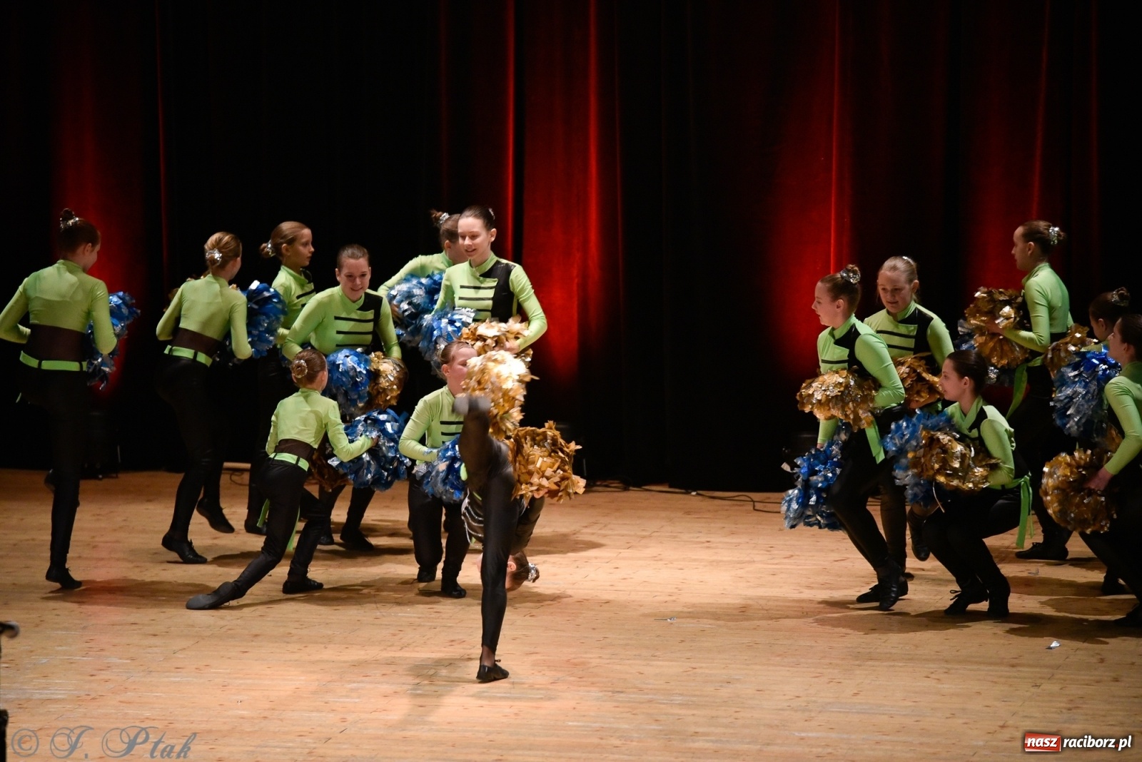 Zdjęcie w galerii na portalu naszraciborz.pl: Łężczok wytańczył ponad 10 tys. dla małej Sophie wiadomości z regionu