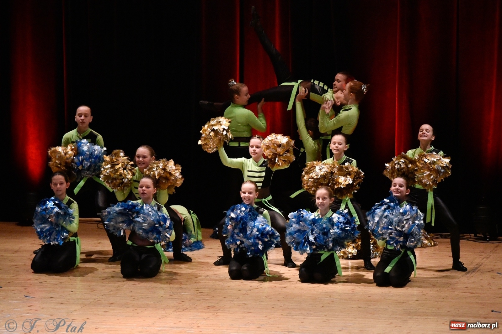 Zdjęcie w galerii na portalu naszraciborz.pl: Łężczok wytańczył ponad 10 tys. dla małej Sophie wiadomości z regionu
