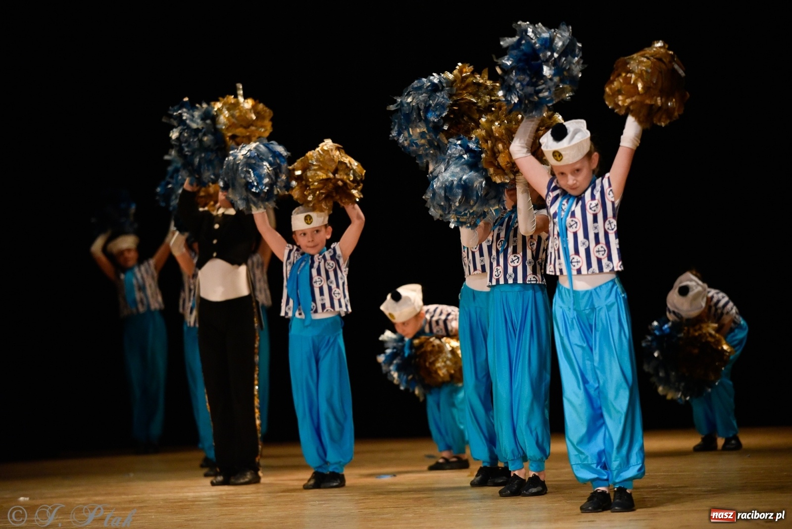 Zdjęcie w galerii na portalu naszraciborz.pl: Łężczok wytańczył ponad 10 tys. dla małej Sophie wiadomości z regionu