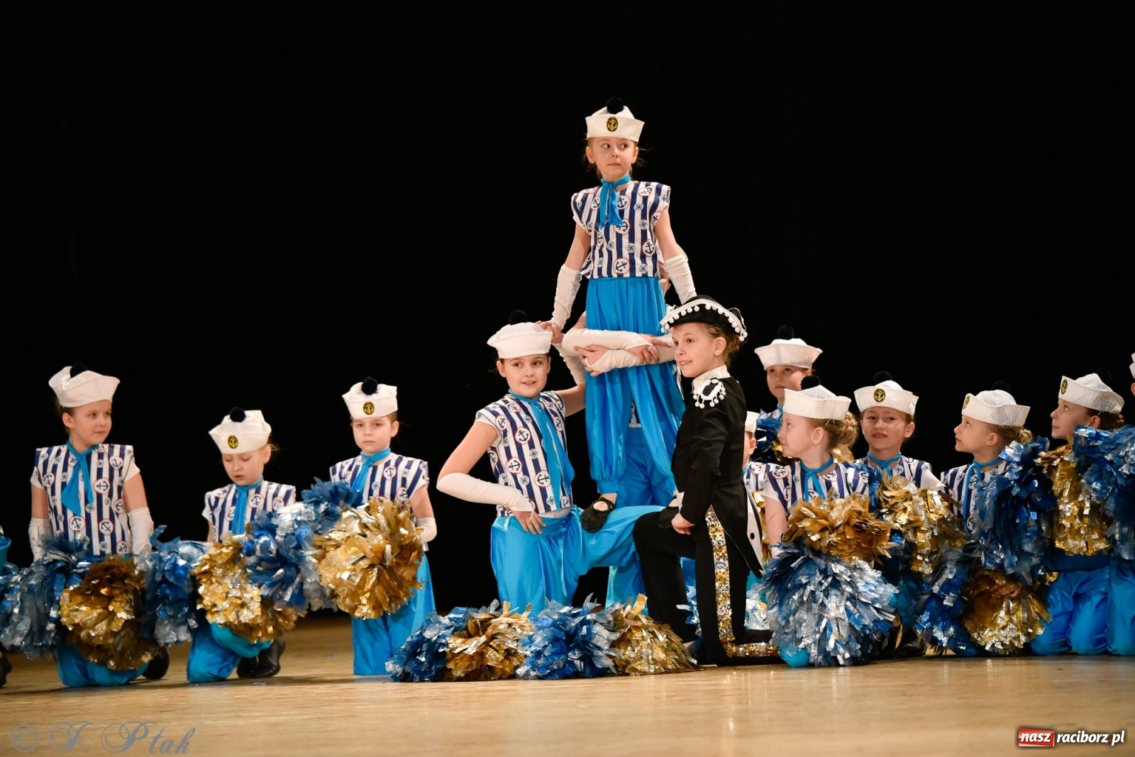 Zdjęcie w galerii na portalu naszraciborz.pl: Łężczok wytańczył ponad 10 tys. dla małej Sophie wiadomości z regionu