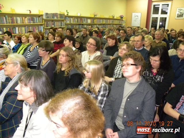 Zdjęcie w galerii na portalu naszraciborz.pl: Nohavicę wyśpiewa Łanuszka wiadomości z regionu